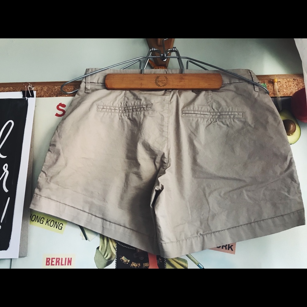 Khaki shorts - Picture 2 of 2